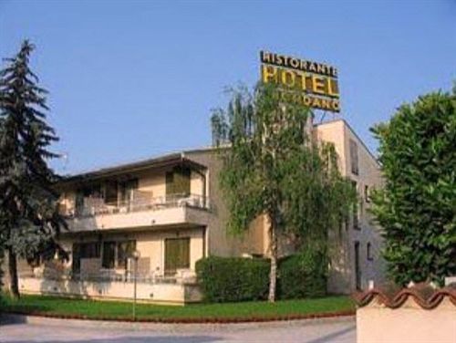 Hotel Ristorante Giordano Cavernago Esterno foto
